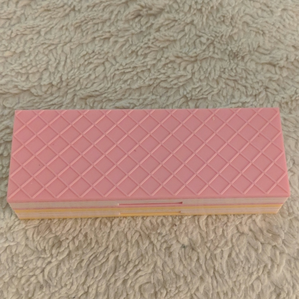 Sephora x museum of ice cream sugar wafer palette